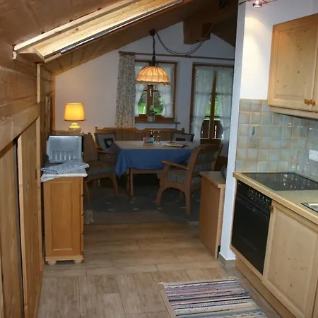 Schwalbennest Apartman *